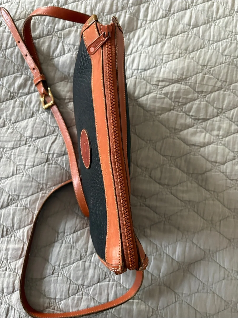 Vintage DOONEY & BOURKE Classic Black Camel Pebble Grain Leather Crossbody Bag